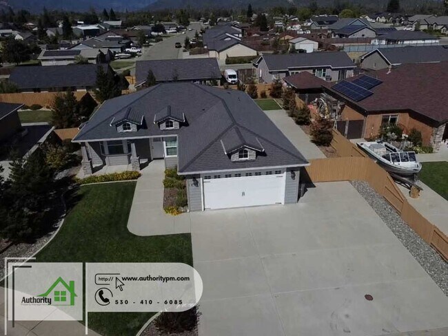Building Photo - 16962 Catalina Way