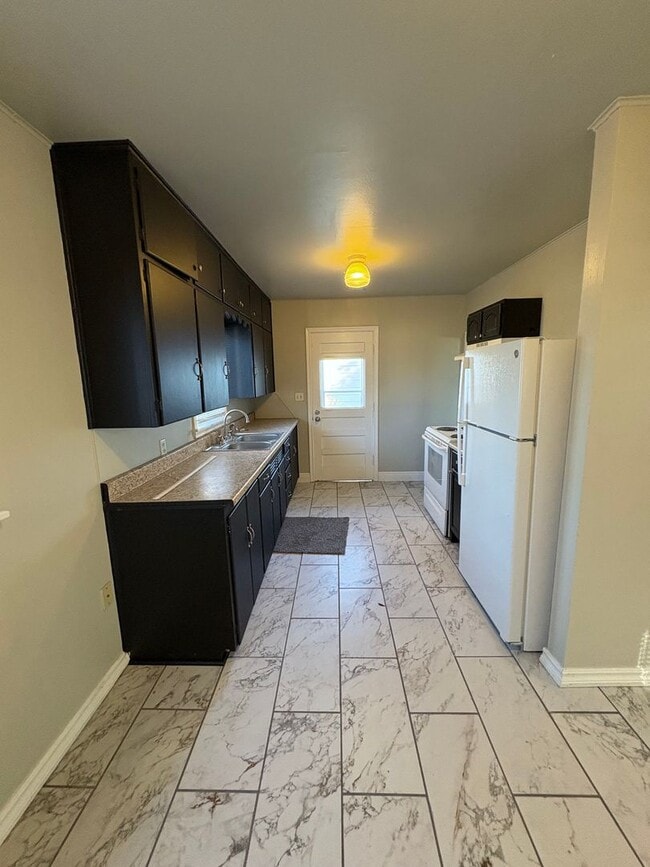 Building Photo - 1730 S Hudson Dr