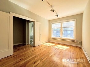 Building Photo - 511 W Melrose St
