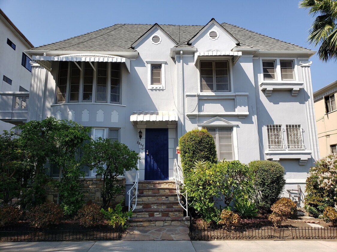 8861 Burton Way Unit 8861, Los Angeles, CA 90048 Apartments in Los