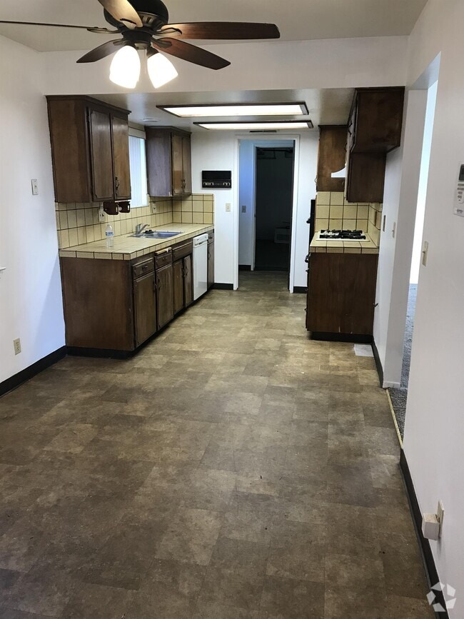 Easton Apartments under 2,500 Fresno, CA 1 Rentals