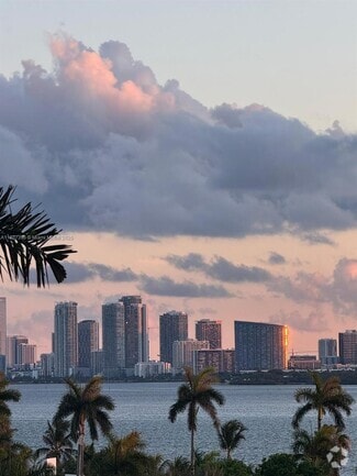 Building Photo - 7900 Harbor Island Dr