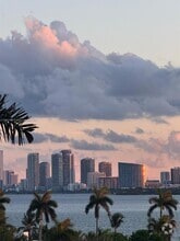Building Photo - 7900 Harbor Island Dr