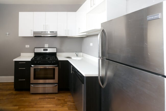 Building Photo - 632 W Stratford Pl