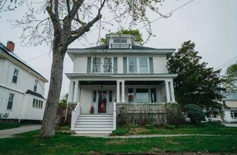 Building Photo - 107 Maple St