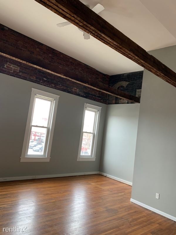 Foto del edificio - 1 br, 1 bath Apartment - 46 S 2nd St B Unit B