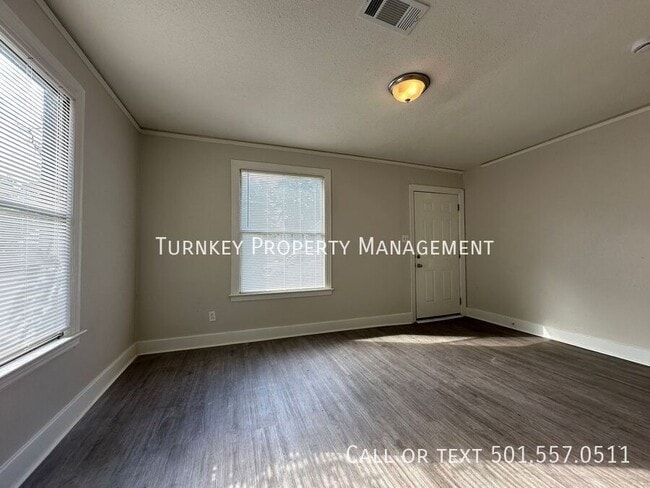 Building Photo - 4608 W 24th St