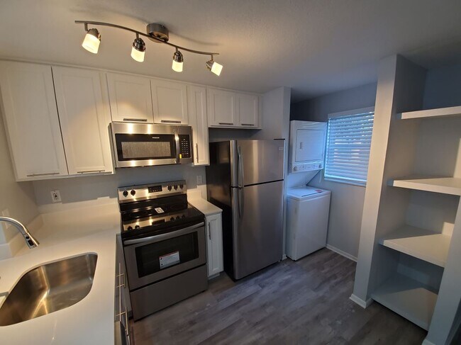 Building Photo - 313 57th Avenue Dr E