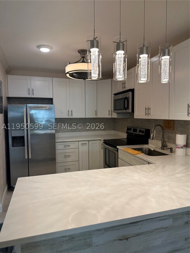 Foto del edificio - 2731 NE 14th St