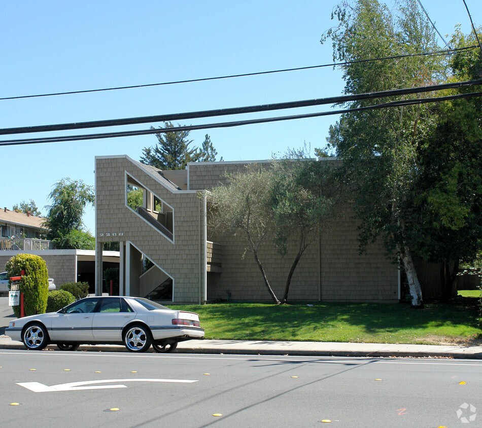 Building Photo - 2268 Bethards Dr.