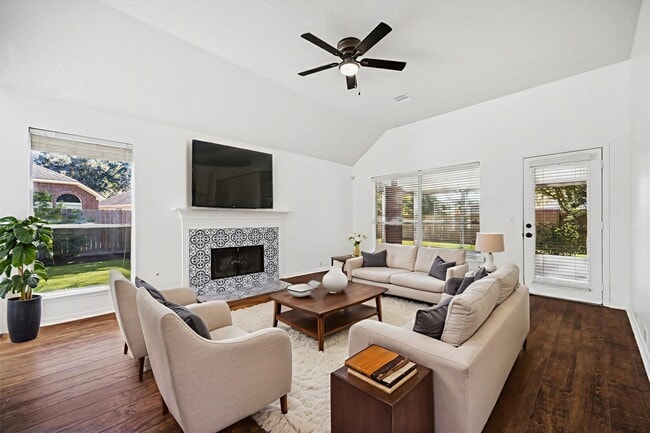 Building Photo - 1315 Terrace View Dr