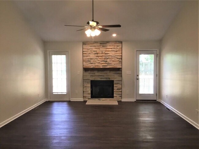 Foto del edificio - 4025 Glenn Knoll Ct