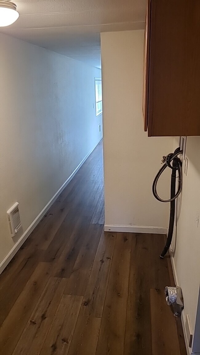 Foto del edificio - 305 W Darland Dr