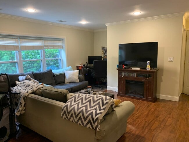 Photo - 148 Newton St Townhome