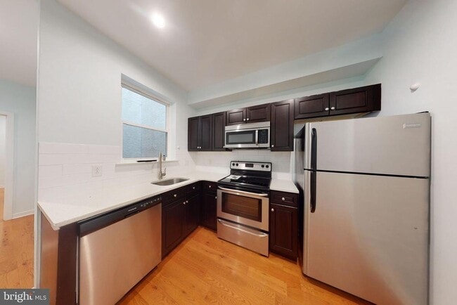 Building Photo - 1517 W Seybert St