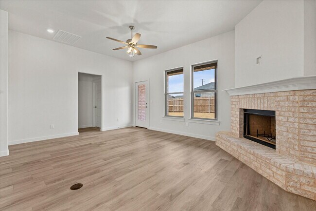 Building Photo - Beautiful New Build Home in Cypress Ranch!