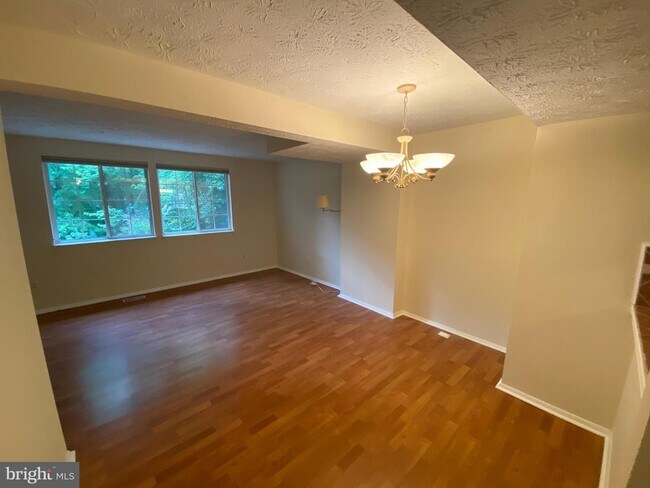 Building Photo - 1616 Harvest Green Ct