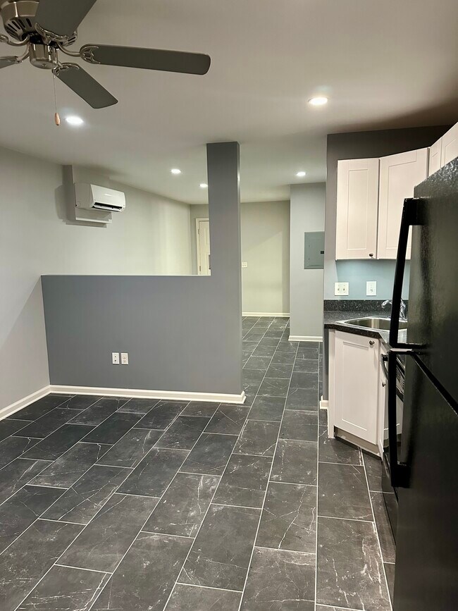 Living / Kitchen - 24 Trimble St