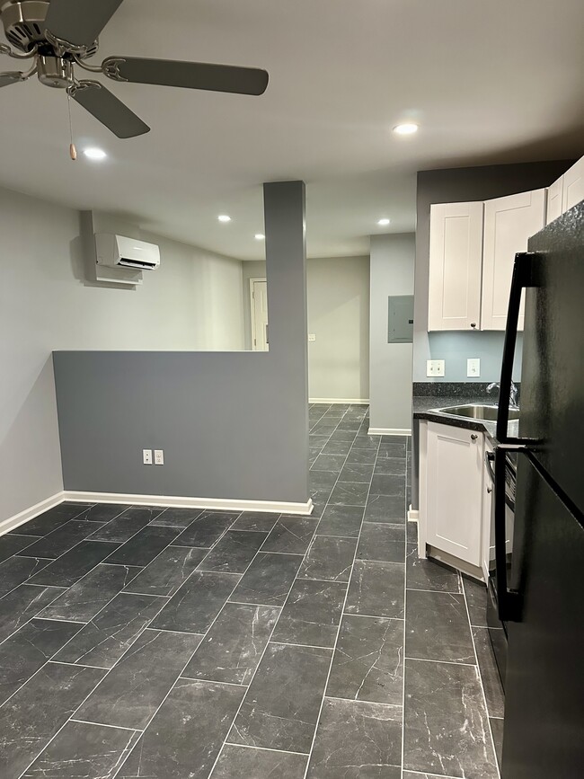 Living / Kitchen - 24 Trimble St