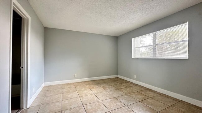 Building Photo - 8020 Fairview Dr