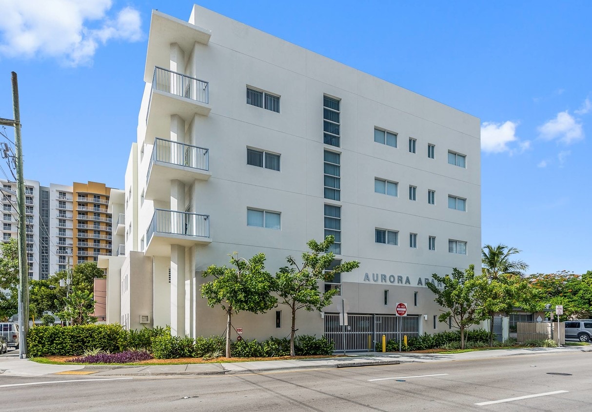 Primary Photo - 900 SW 7th St