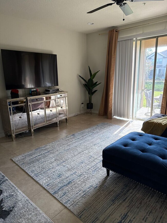 Foto del edificio - Beautiful 3/2.5 Townhome with Pool View in...