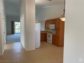 Building Photo - 450 Robin Hood Cir