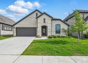 Building Photo - 5825 Sandown Dr