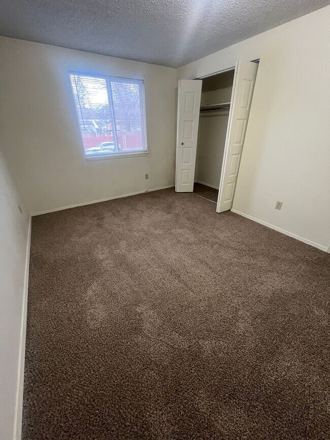 Foto del edificio - 423 E Dunn St