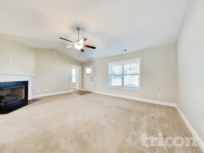 Foto del edificio - 74 Hunter Fox Trail