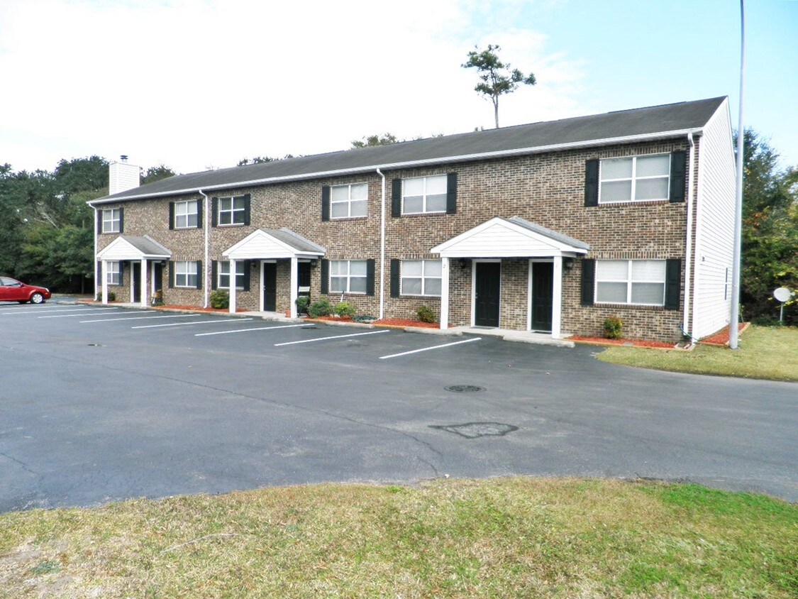 Front of Building - 3320 Bridges St