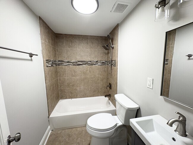 Foto del edificio - 5715 Harding Dr