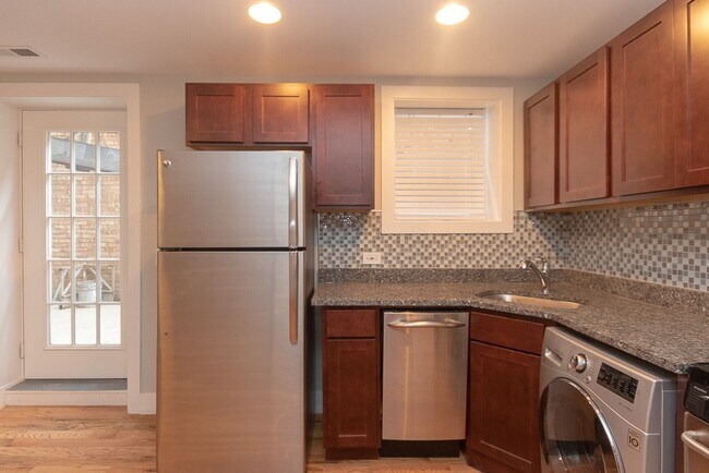 Foto del edificio - 562 W Arlington Pl