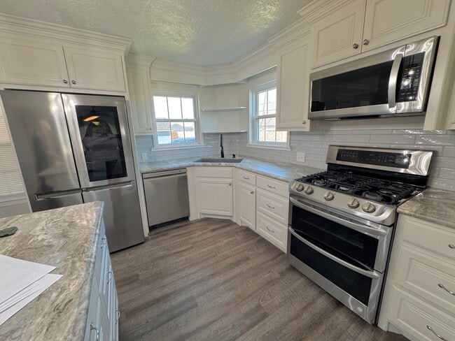 Building Photo - 702 Marion St