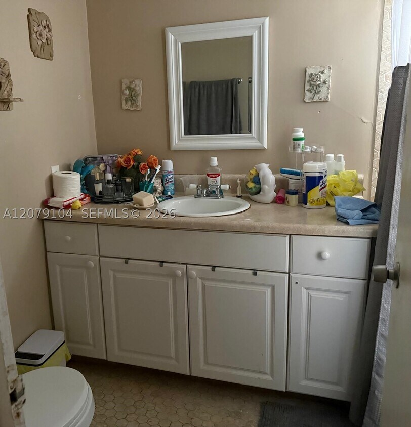 Foto del edificio - 7348 SW 82nd St