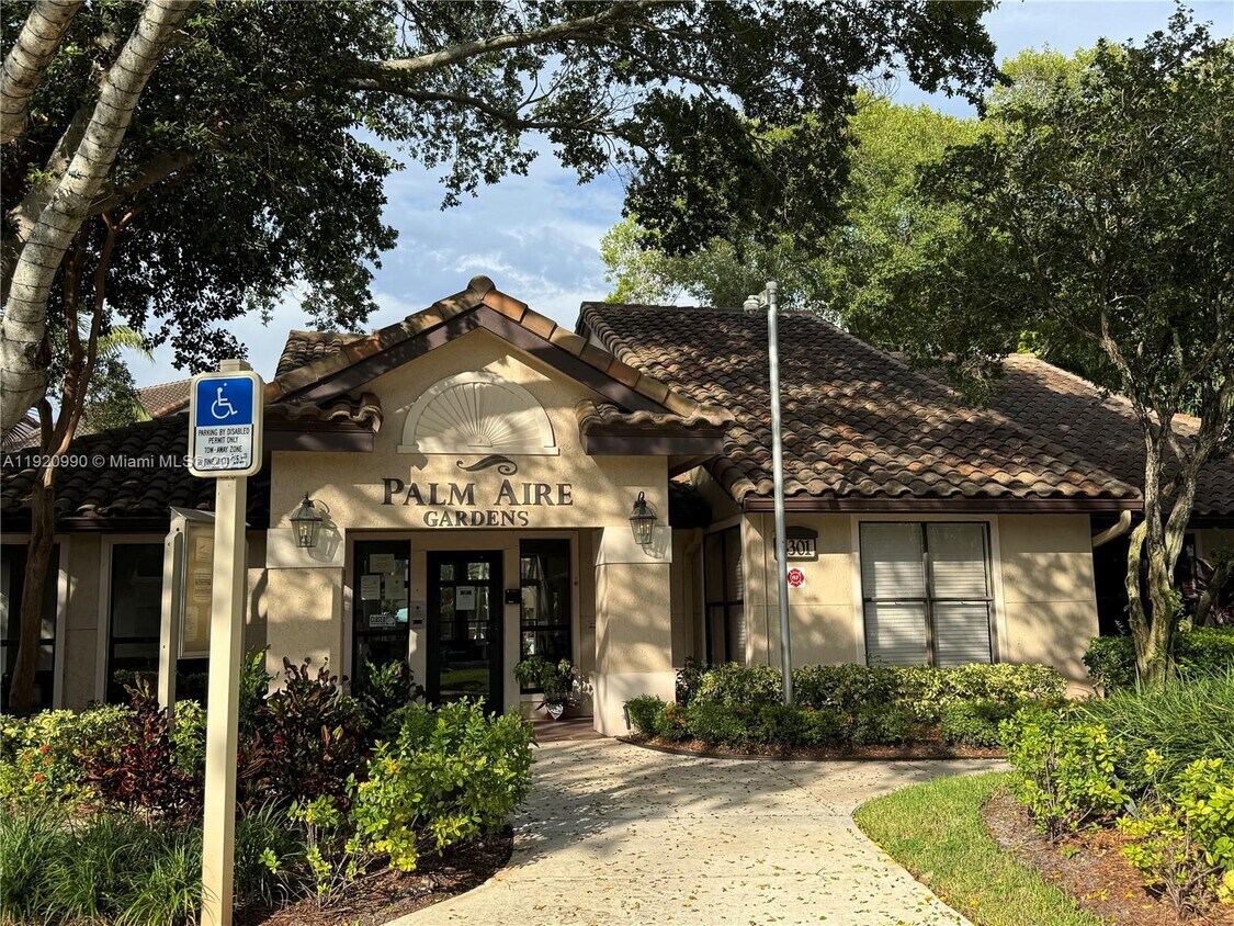 Primary Photo - 4341 W McNab Rd