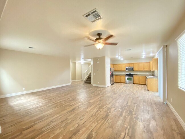 Building Photo - Wonderful two-story single-family house