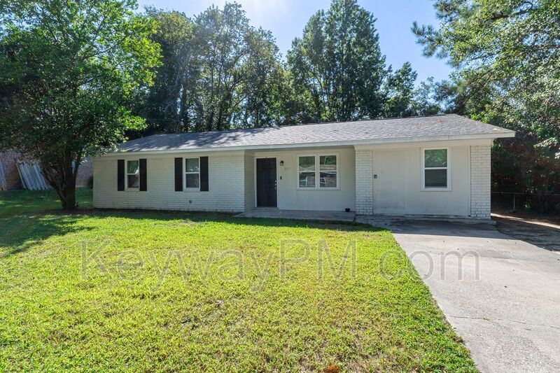 Primary Photo - 3630 Columbine Dr