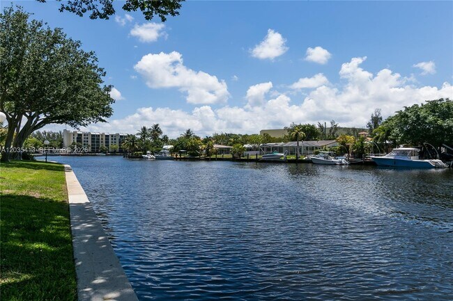 Foto del edificio - 14 Royal Palm Way