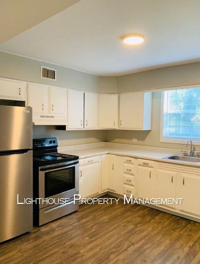 Building Photo - Cozy three bed/two bath home