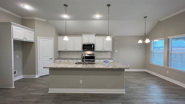 Foto del edificio - 1004 Hardaway Ln