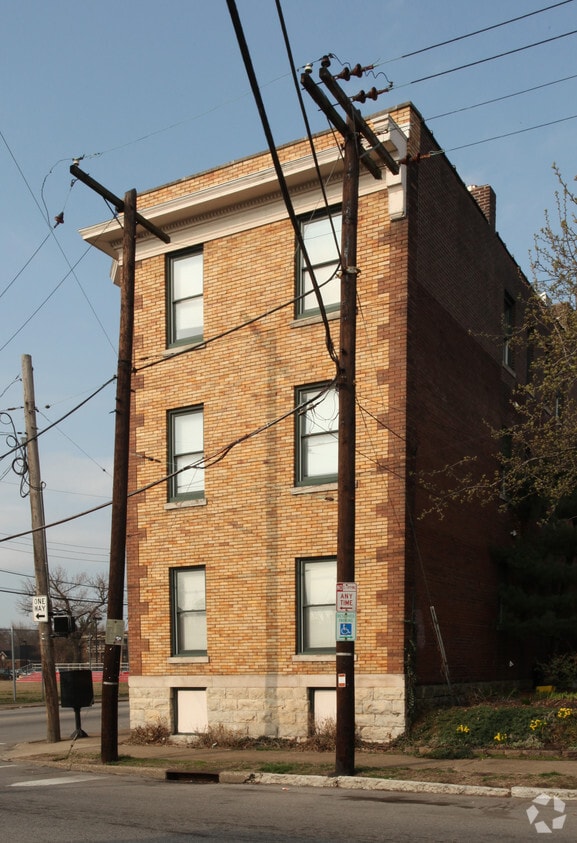 Building Photo - Attilla