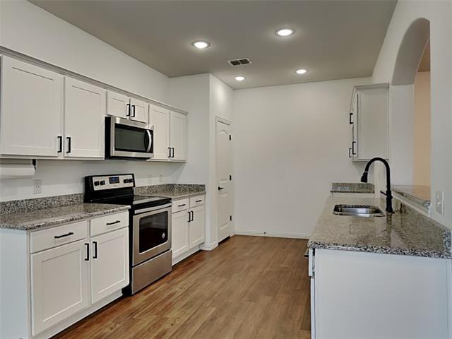 Foto del edificio - 1548 Woodlake Dr