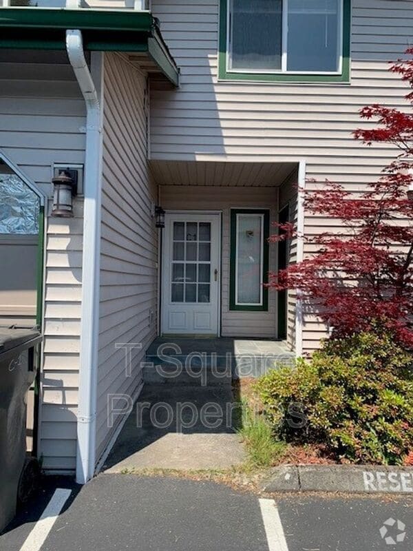Building Photo - 15815 Admiralty Way