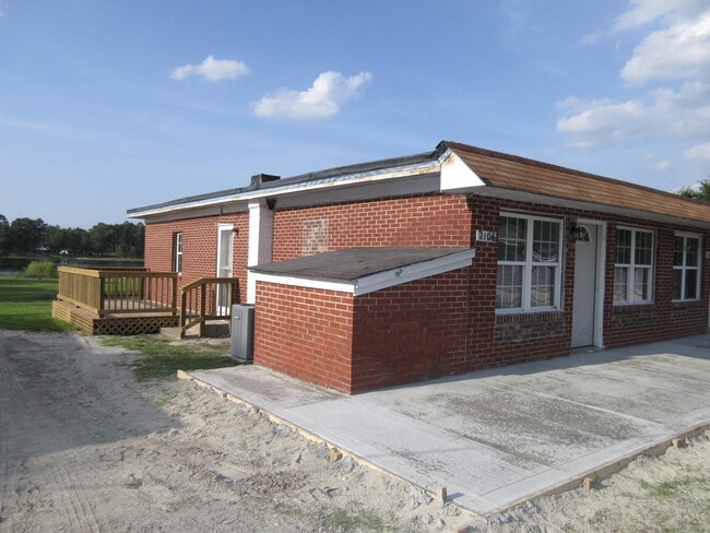 Building Photo - 2106 Catherine Lake Rd