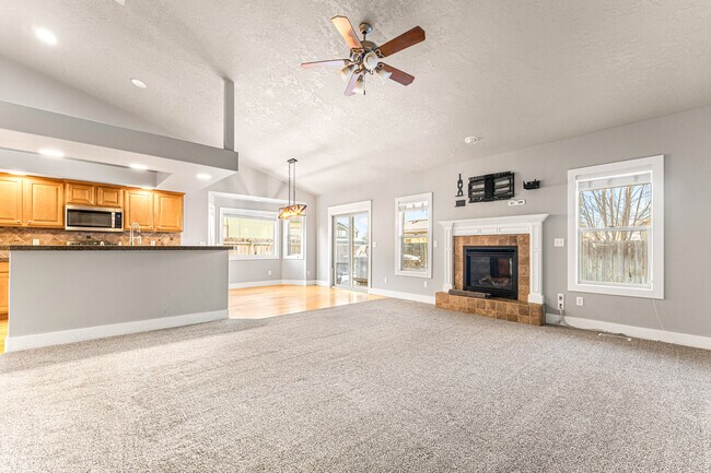 Building Photo - 987 N Knox Pl