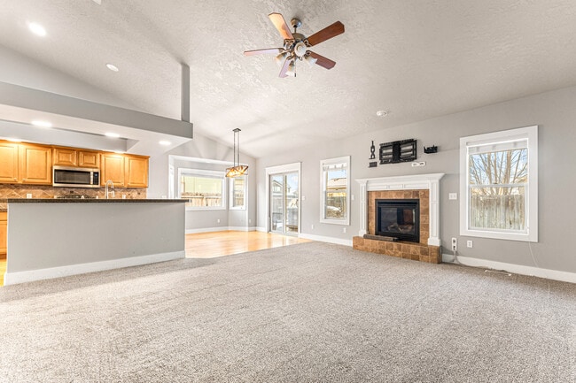 Foto del edificio - 987 N Knox Pl