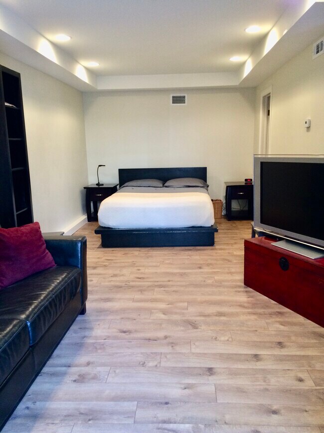 Bedroom - 7506 Hampton Ave