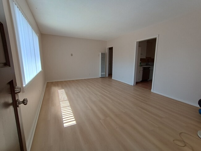 Building Photo - 4227 W 133rd St
