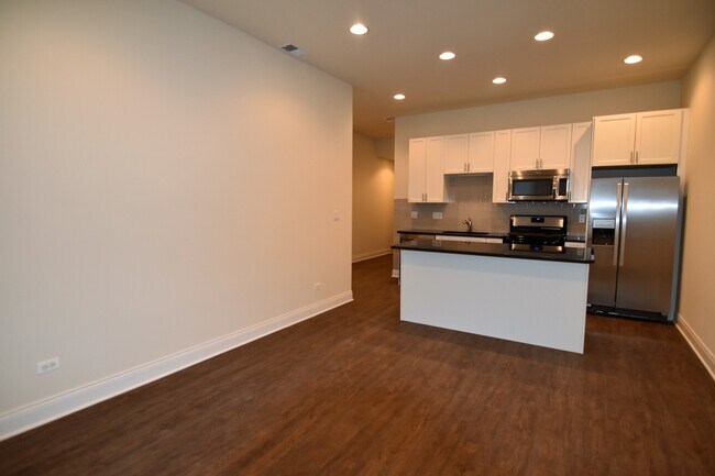 Foto del edificio - 4645 N Malden St